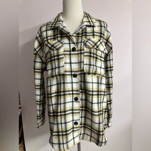 No Boundaries Women’s Button Front Shirt, XL (15-17), Plaid, White/Black/Golden)